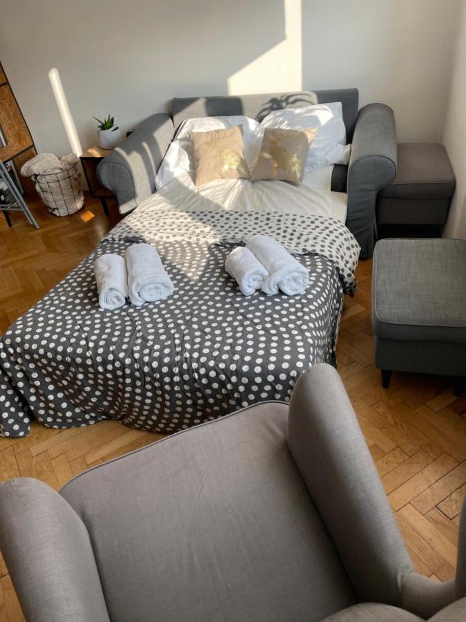 Cozy Apartment Near The City Center Hradec Králové Екстериор снимка