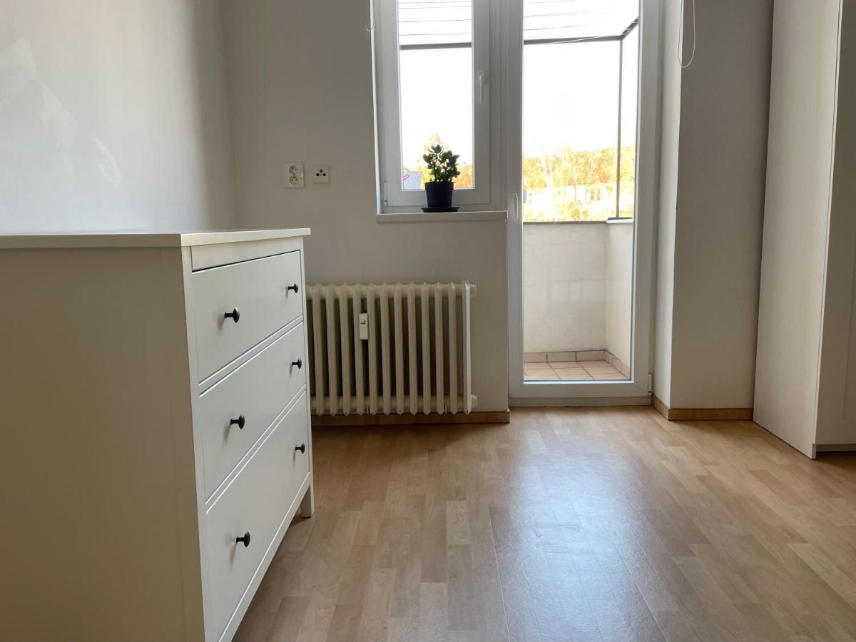 Cozy Apartment Near The City Center Hradec Králové Екстериор снимка
