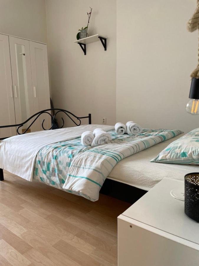 Cozy Apartment Near The City Center Hradec Králové Екстериор снимка