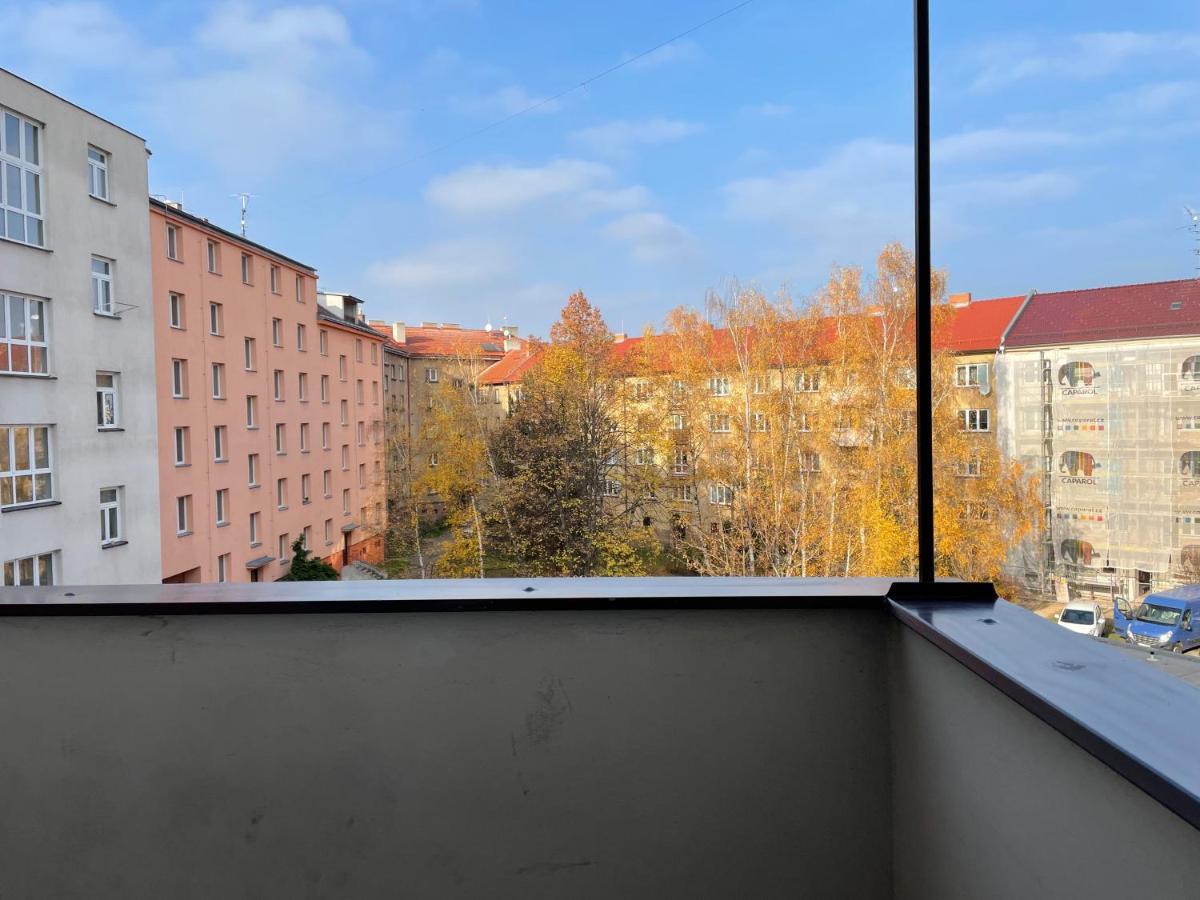 Cozy Apartment Near The City Center Hradec Králové Екстериор снимка